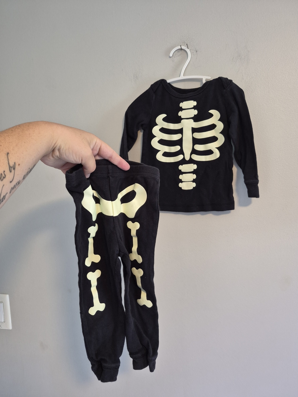 George 18/24m Black Glow-In-The-Dark Skeleton 2pc Costume Pajama Sleep Set